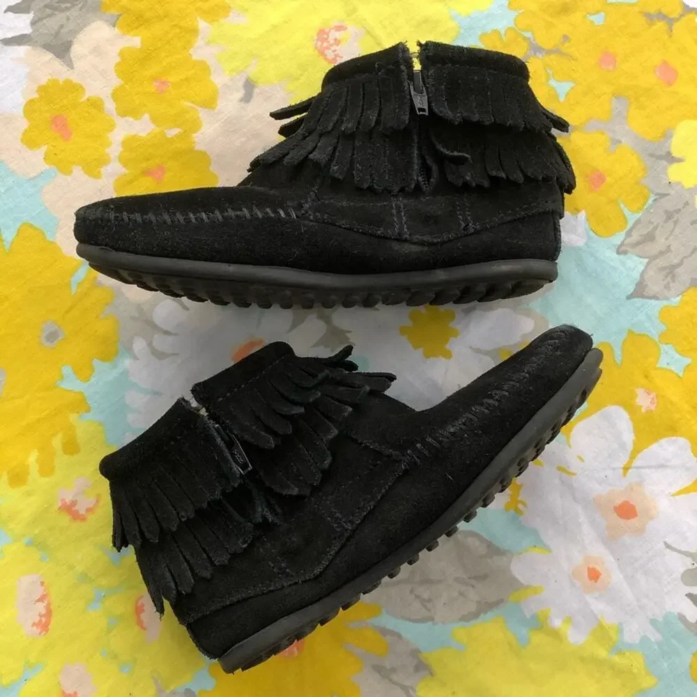 Minnetonka Black Side Zip Booties